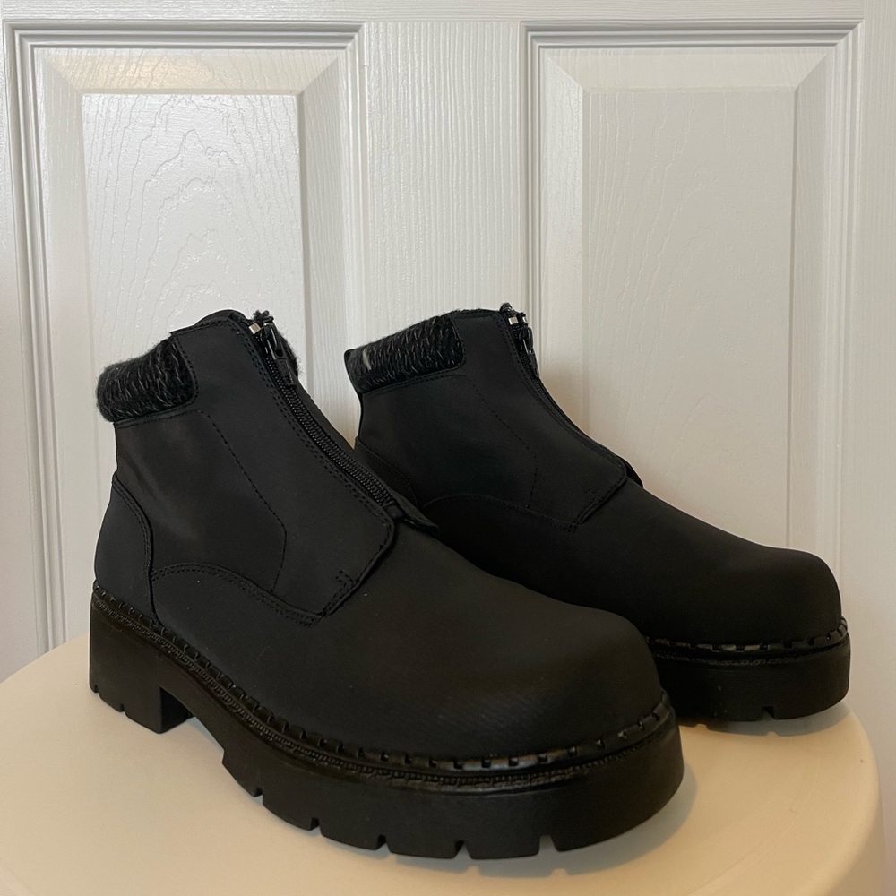 Vintage Snowland Women's Black Winter & Rain Boots